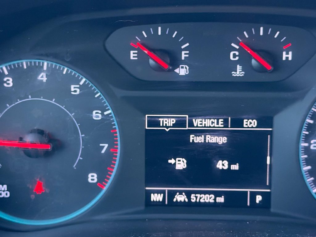 Used 2023 Chevrolet Traverse LS FWD image 12