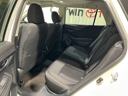 Used 2025 Subaru Outback Premium AWD/4WD image 19