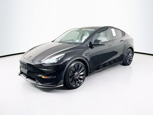 Used 2025 Tesla Model Y Performance AWD/4WD image 3