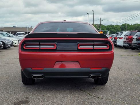 Used 2018 Dodge Challenger SXT w/ Blacktop Package image 10