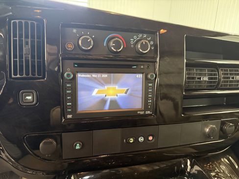 Used 2014 Chevrolet Express 1500 RWD image 11