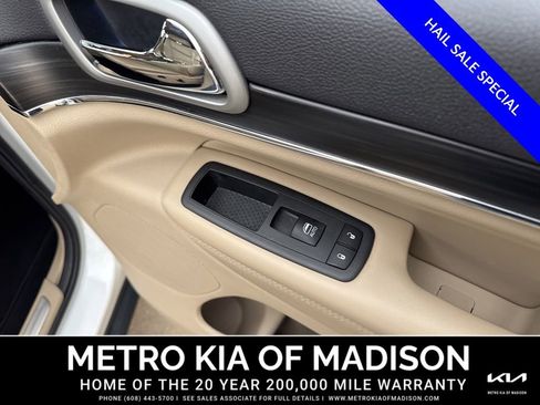 Used 2019 Jeep Grand Cherokee Limited w/ Luxury Group II AWD/4WD image 39