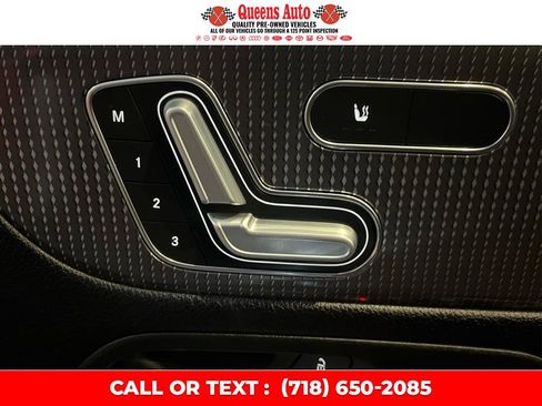 Used 2020 Mercedes-Benz GLB 250 4MATIC w/ Premium Package image 26