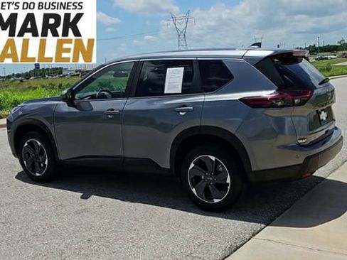 Used 2025 Nissan Rogue SV FWD image 6