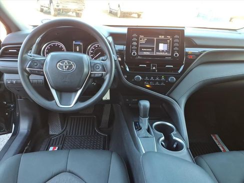 Used 2021 Toyota Camry LE image 18