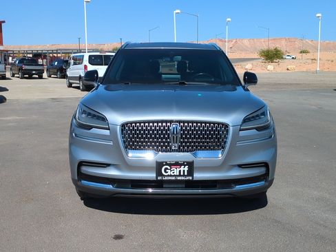 Used 2023 Lincoln Aviator Reserve w/ Equipment Group 201A RWD image 9