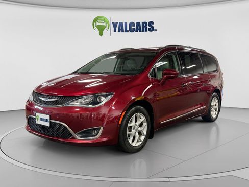 Used 2017 Chrysler Pacifica Touring-L Plus w/ Advanced Safetytec Group FWD image 1