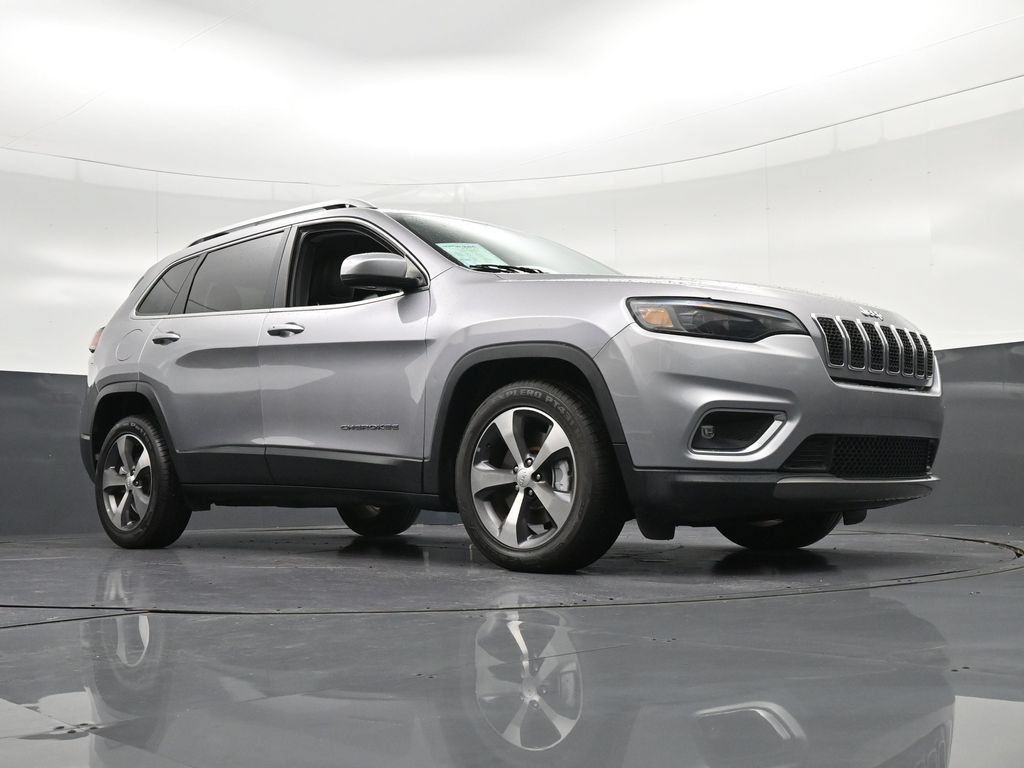 Used 2020 Jeep Cherokee Limited FWD image 32