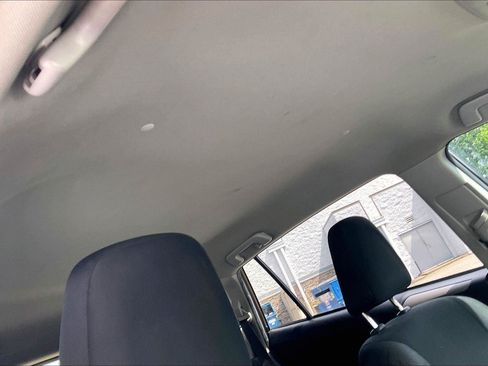 Used 2018 Toyota RAV4 LE FWD image 22