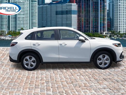 Certified 2023 Honda HR-V LX image 4