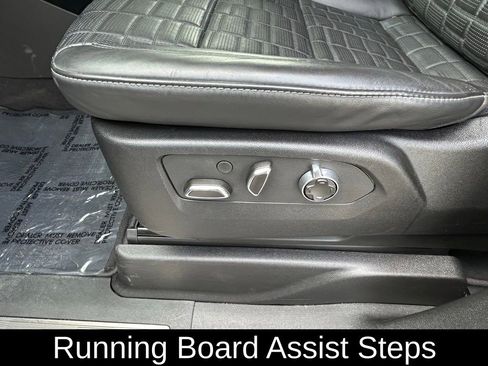 Used 2024 Cadillac Escalade ESV Sport Platinum w/ LPO, ONYX Package image 17