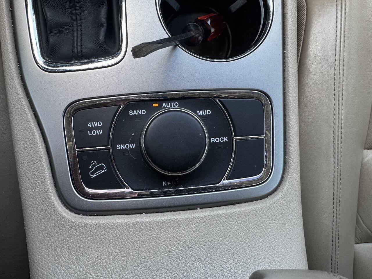 Used 2018 Jeep Grand Cherokee Limited AWD/4WD image 19