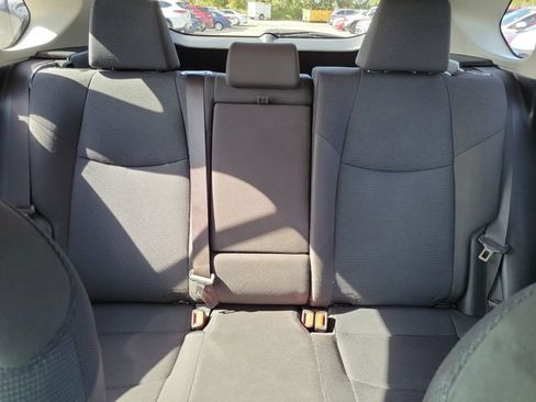 Used 2019 Toyota RAV4 LE image 5