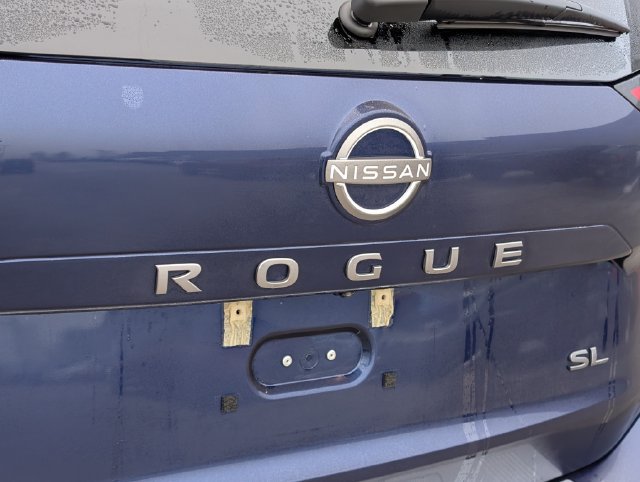 Certified 2025 Nissan Rogue SL FWD image 9