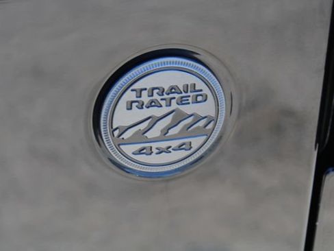 Used 2022 Jeep Gladiator Overland AWD/4WD image 9
