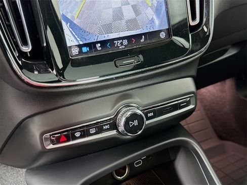 Used 2023 Volvo XC40 Recharge Ultimate w/ Protection Package Premier image 15