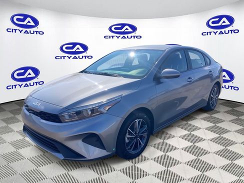 Used 2024 Kia Forte LXS image 7