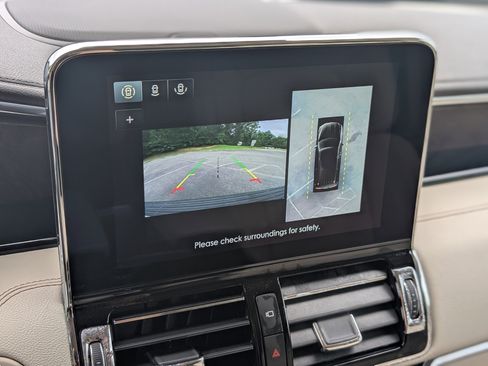 Used 2021 Lincoln Navigator Reserve w/ Luxury Package RWD image 24