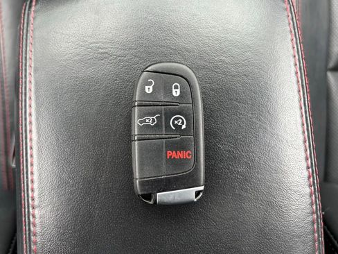Used 2016 Dodge Durango R/T w/ Blacktop Package AWD/4WD image 36