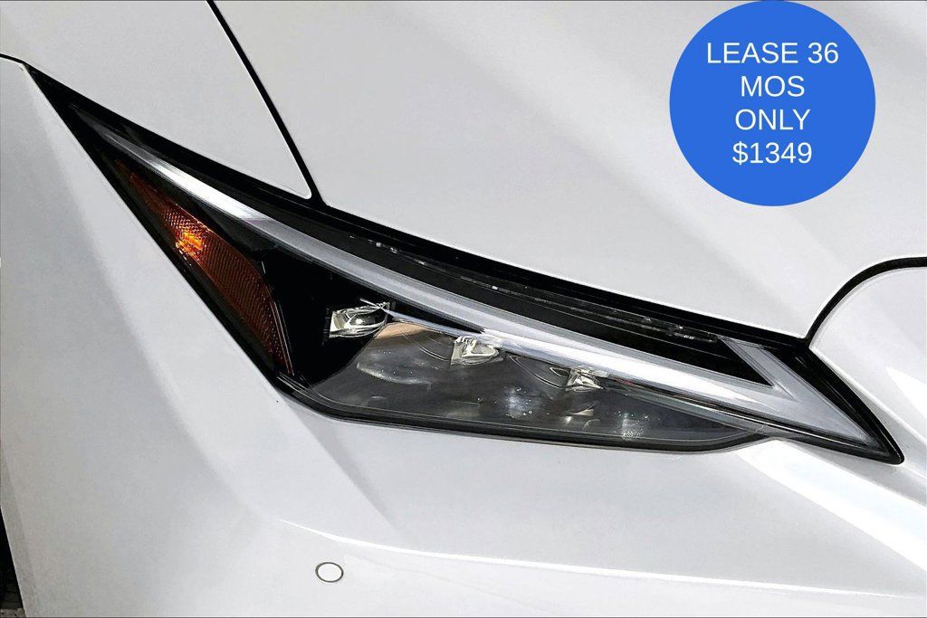 Used 2025 Lexus IS 500 w/ Accessory Package RWD image 39