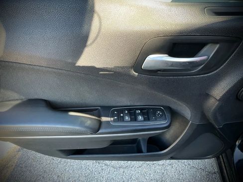 Used 2015 Dodge Charger SE image 21