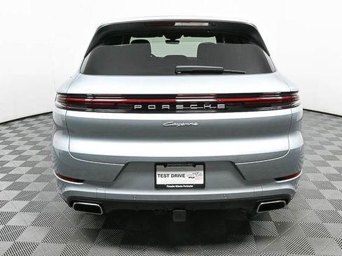 Certified 2025 Porsche Cayenne image 29