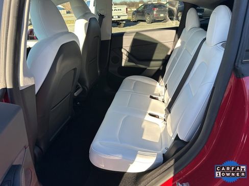 Used 2023 Tesla Model Y Performance image 41