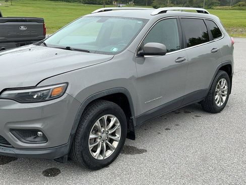 Used 2020 Jeep Cherokee Latitude Plus w/ Cold Weather Group AWD/4WD image 1