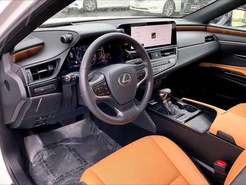 Certified 2025 Lexus ES 350 w/ Premium Package image 18