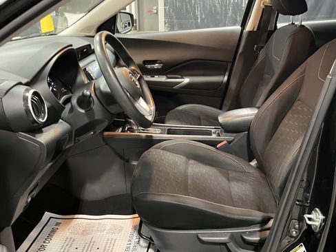 Used 2021 Nissan Kicks SV image 10