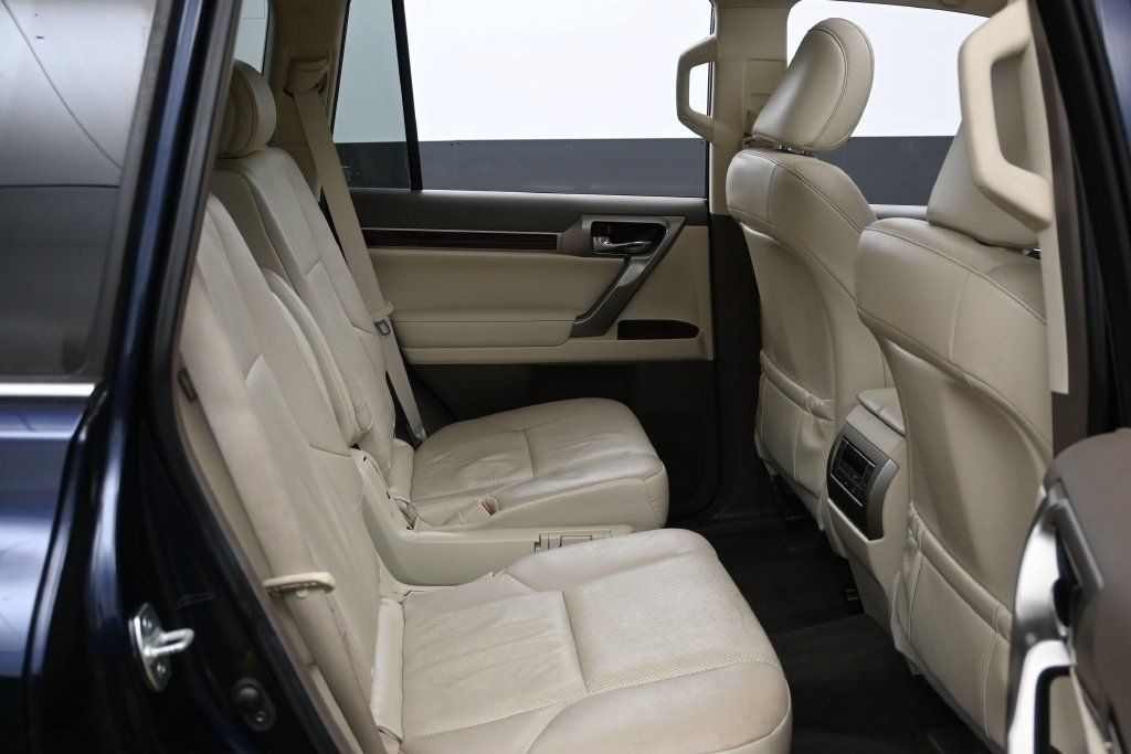 Used 2018 Lexus GX 460 Premium AWD/4WD image 31