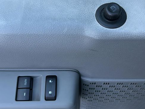 Used 2014 Ford E-250 and Econoline 250 Van 3D w/ Power Group image 32