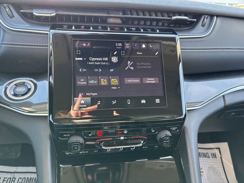 Used 2022 Jeep Grand Cherokee L Laredo w/ Luxury Tech Group I image 16