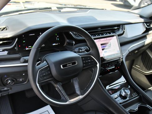 Used 2023 Jeep Grand Cherokee 30th Anniversary AWD/4WD image 16