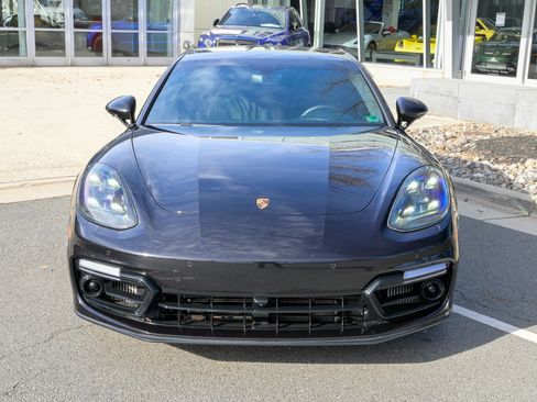 Used 2019 Porsche Panamera GTS image 2