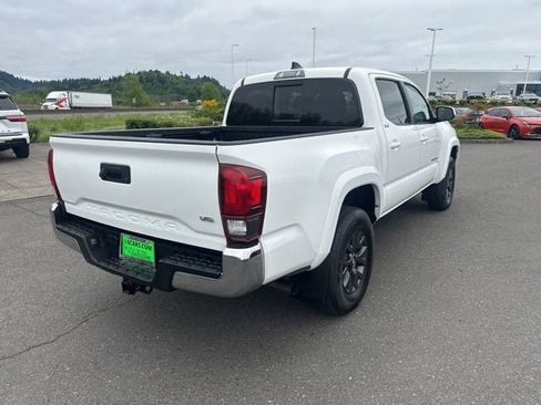 Used 2022 Toyota Tacoma SR5 RWD image 7
