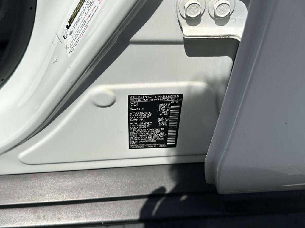 Used 2018 Nissan Rogue SV AWD/4WD image 18