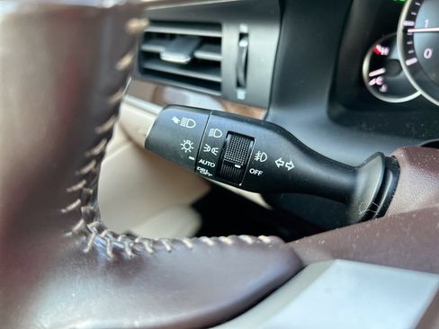 Used 2017 Lexus ES 350 w/ Premium Package FWD image 22
