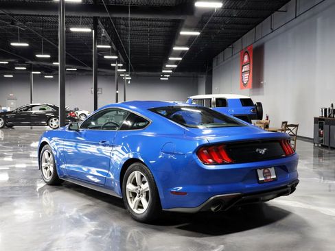 Used 2019 Ford Mustang Coupe RWD image 5