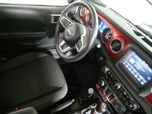 Used 2021 Jeep Wrangler Rubicon w/ Cold Weather Group image 9