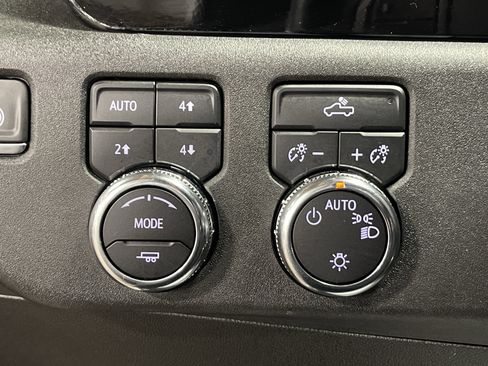 Used 2024 GMC Sierra 1500 SLE image 19