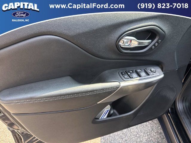 Used 2022 Jeep Cherokee Limited AWD/4WD image 20