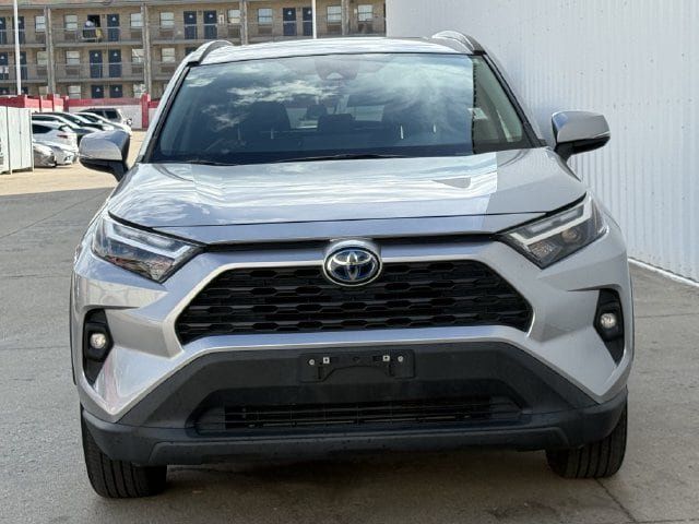 Used 2022 Toyota RAV4 XLE Premium AWD/4WD image 8