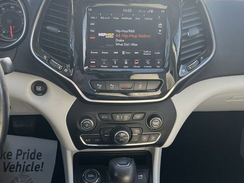 Used 2019 Jeep Cherokee Limited w/ Technology Group image 20