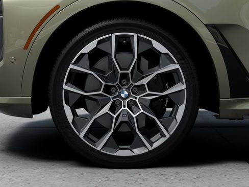 Used 2027 BMW X7 xDrive40i w/ Executive Package AWD/4WD image 34