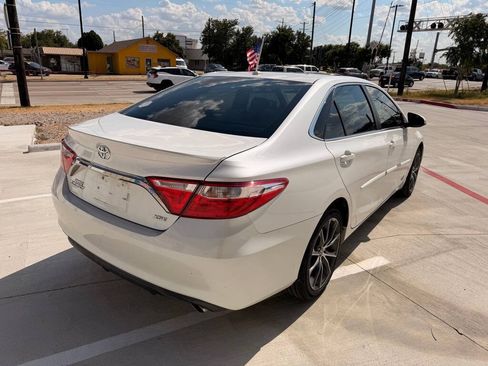 Used 2017 Toyota Camry XSE w/ Moonroof Package FWD image 5