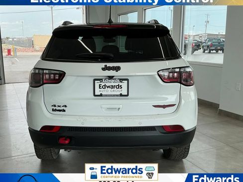 Used 2025 Jeep Compass Trailhawk AWD/4WD image 7
