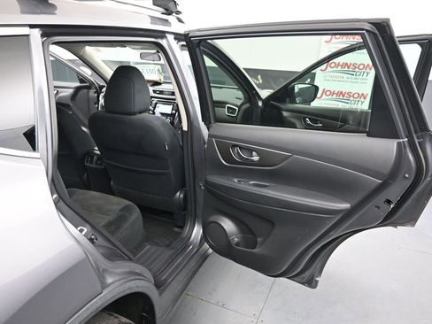 Used 2015 Nissan Rogue SV w/ SV Premium Package image 23