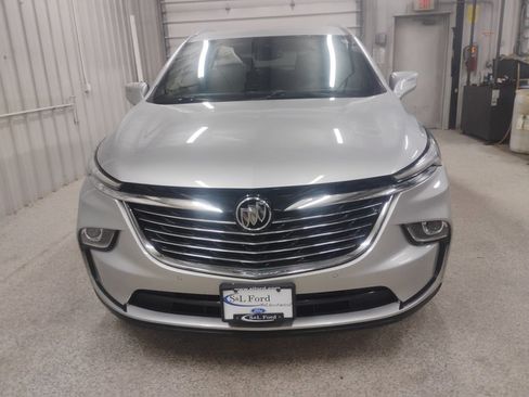 Used 2022 Buick Enclave Essence image 6