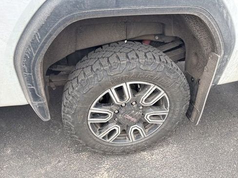 Used 2025 GMC Sierra 3500 SLE w/ SLE Value Package image 14